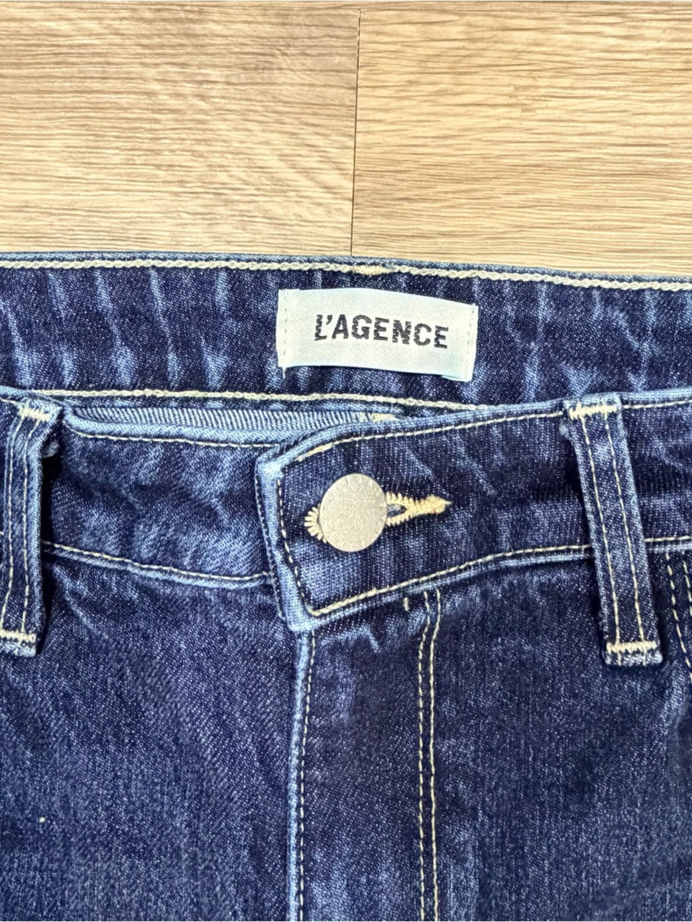 L'AGENCE Mira High Rise Micro Bootcut Jeans 28 Petite Friendly 27 Inseam⁠